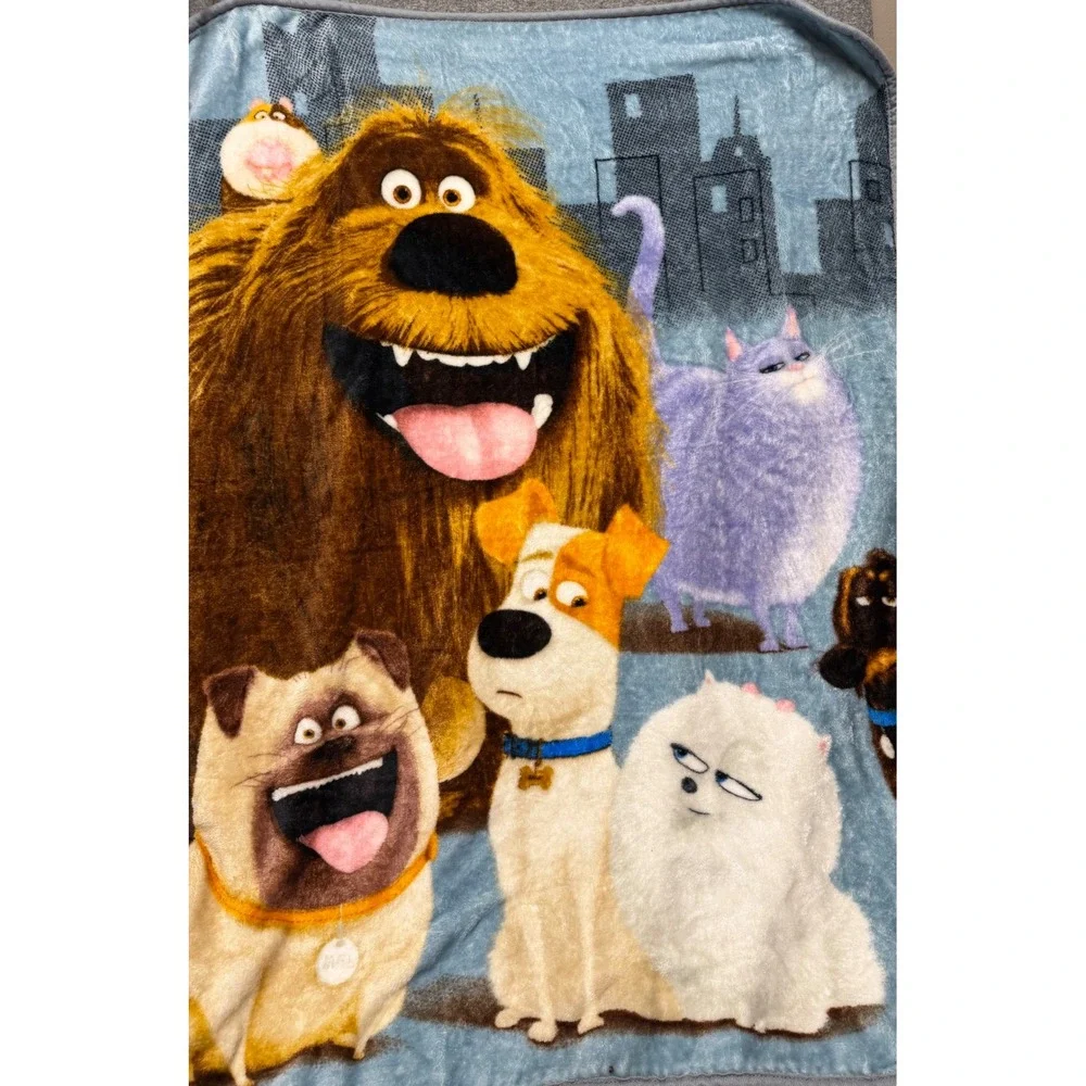 The Secret Life of Pets Plush Fleece Throw Blanket Franco Max Duke Gidget Blue